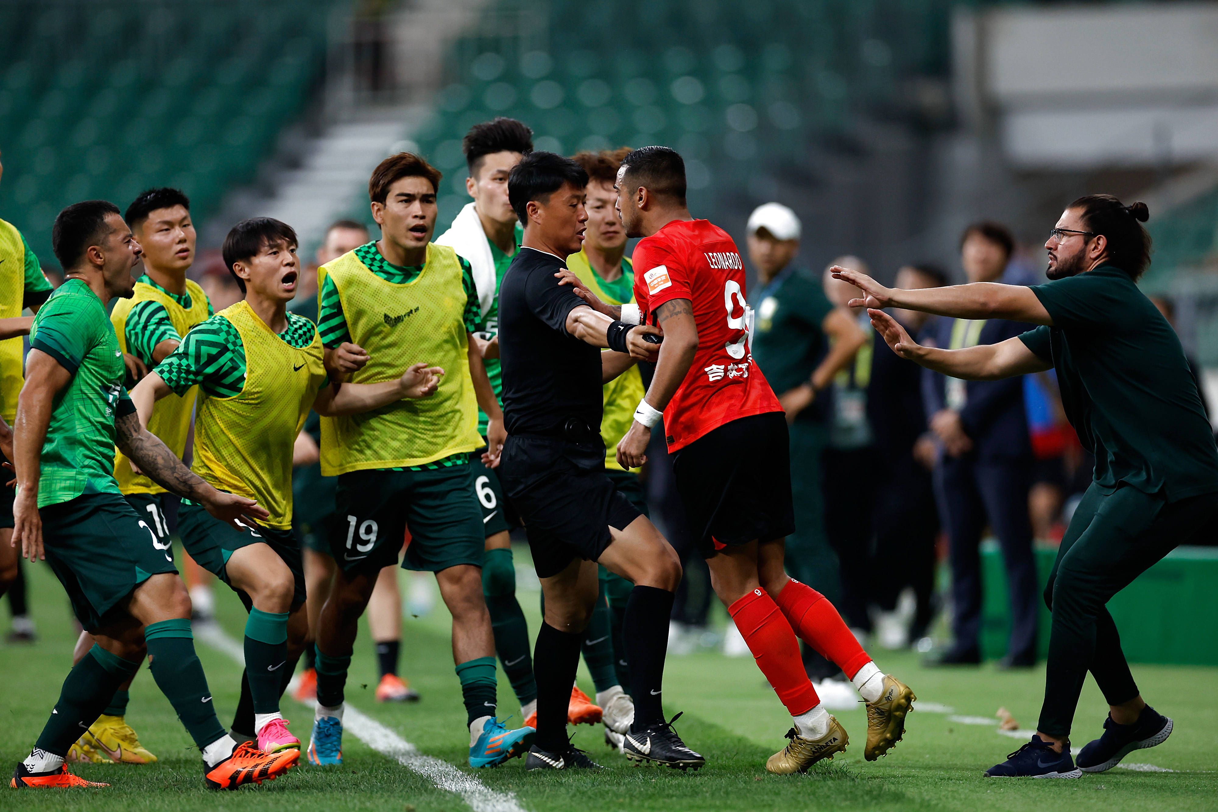 上半场补时4分钟，阿森纳0-0布莱顿。